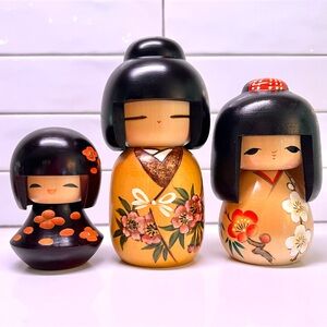 Set Of 3 Vintage Traditional Handpainted Japanese Kokeshi Dolls